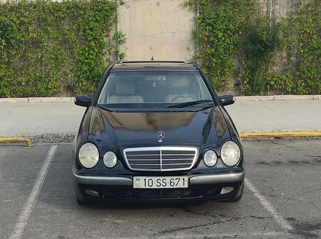 Mercedes E 240 2001
