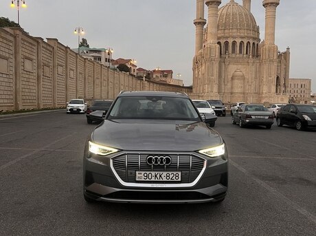 Audi e-tron 2022