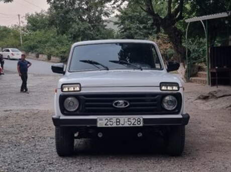 LADA (VAZ) Niva 2013