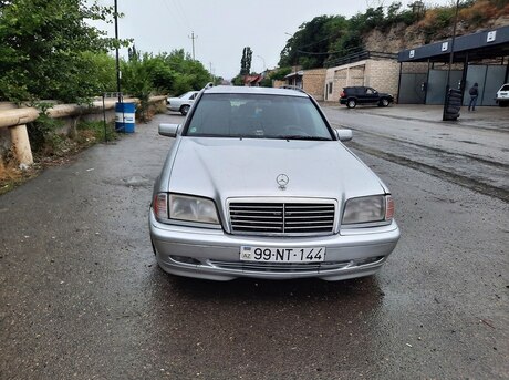 Mercedes C 240