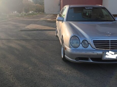 Mercedes E 240 2000