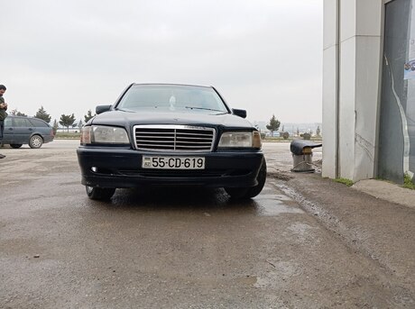 Mercedes C 180