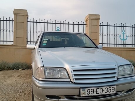 Mercedes C 240