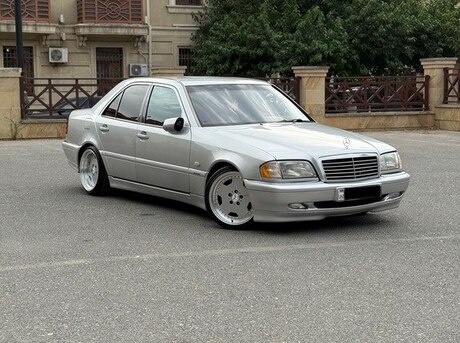 Mercedes C 240