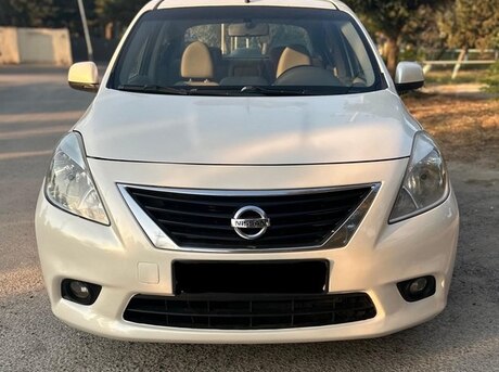 Nissan Sunny 2012