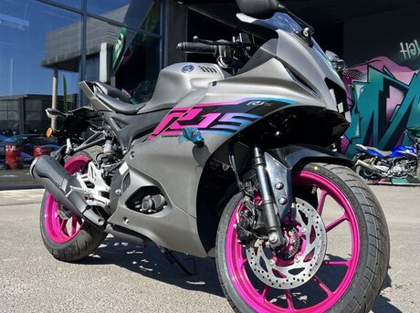 Yamaha R15 V4
