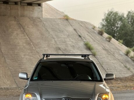 Toyota Avensis 2005