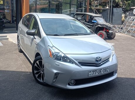 Toyota Prius V 2012