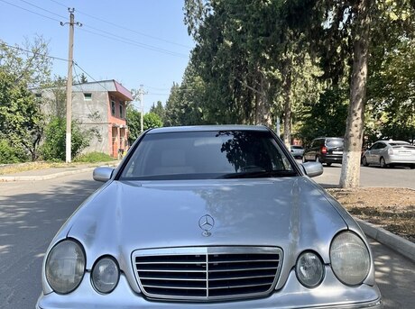 Mercedes E 270 2000
