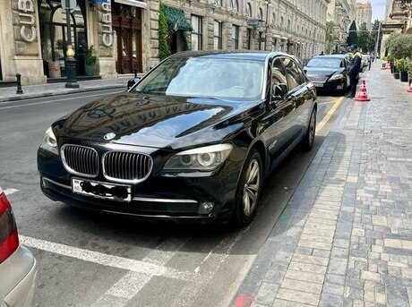 BMW 740Le 2012