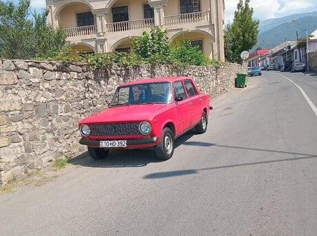 LADA (VAZ) 21011