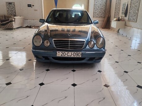 Mercedes E 240 2001