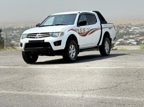 Mitsubishi L200 2010