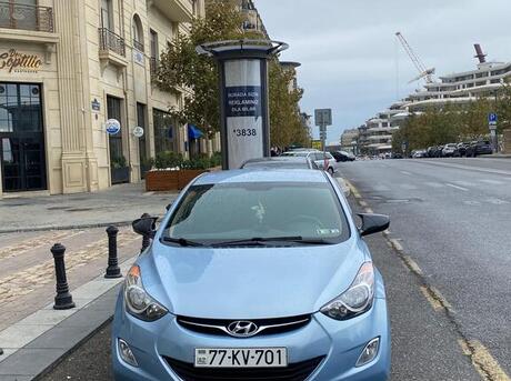 Hyundai Elantra 2012
