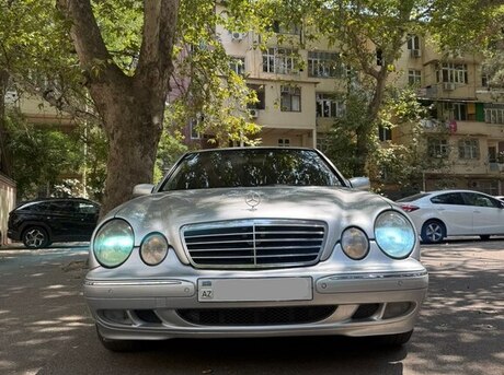 Mercedes E 240