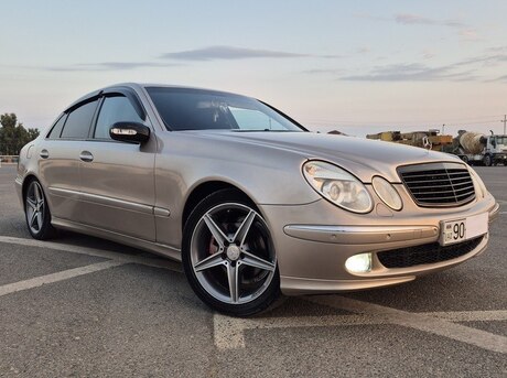 Mercedes E 220