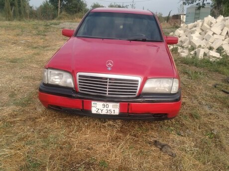 Mercedes C 200