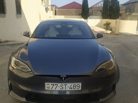 Tesla Model S 2022