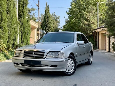 Mercedes C 180
