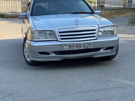 Mercedes C 200