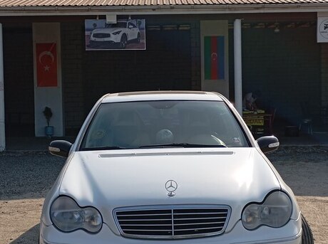 Mercedes C 240