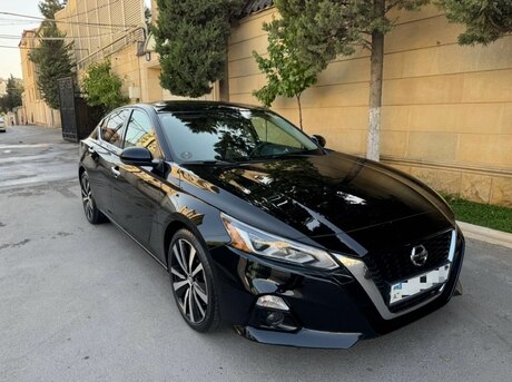 Nissan Altima 2019