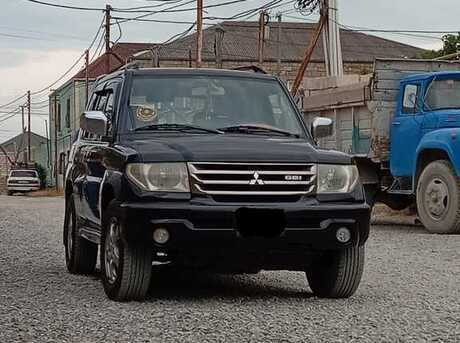 Mitsubishi Pajero io 2001
