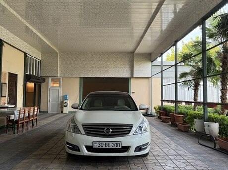 Nissan Teana
