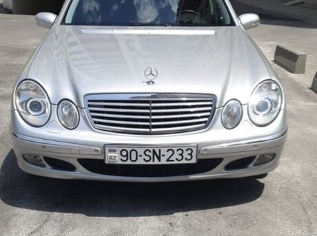 Mercedes E 240 2003