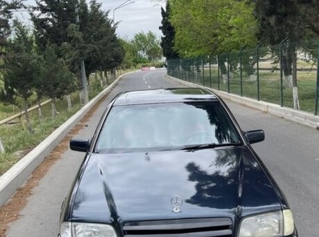 Mercedes C 180