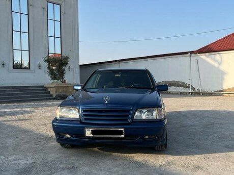 Mercedes C 180