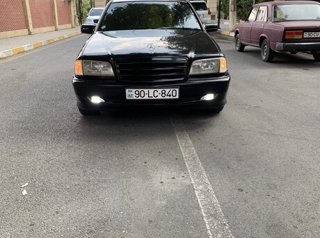 Mercedes C 180