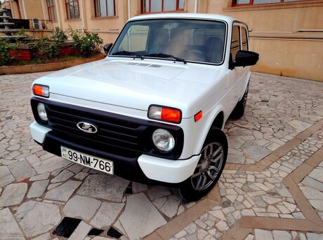 LADA (VAZ) 2121 Niva (4x4) 2013