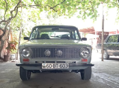 LADA (VAZ) 21011