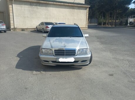 Mercedes C 180