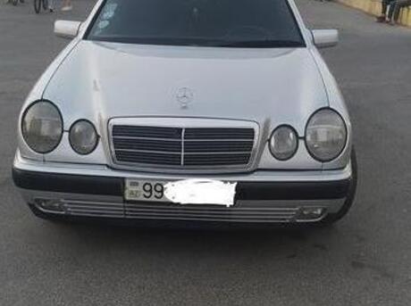 Mercedes E 230
