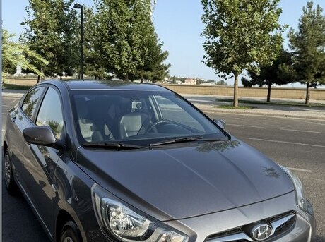 Hyundai Accent 2013