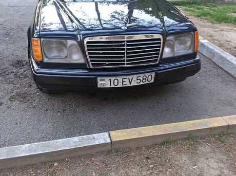 Mercedes E 230