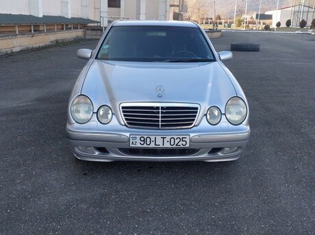 Mercedes E 240
