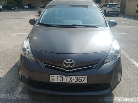 Toyota Prius V 2012