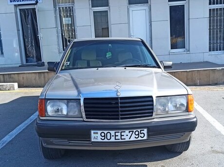 Mercedes 190