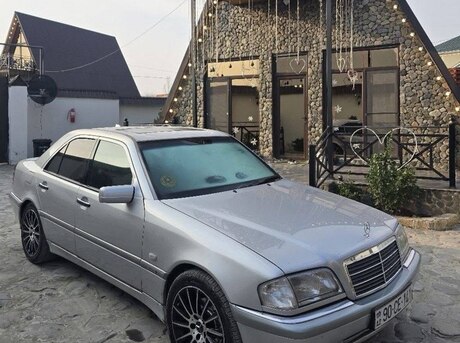Mercedes C 240