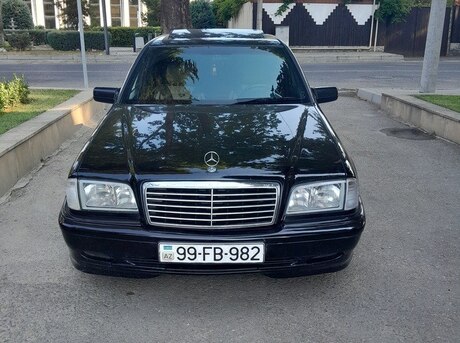 Mercedes C 180