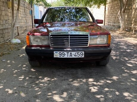 Mercedes 190