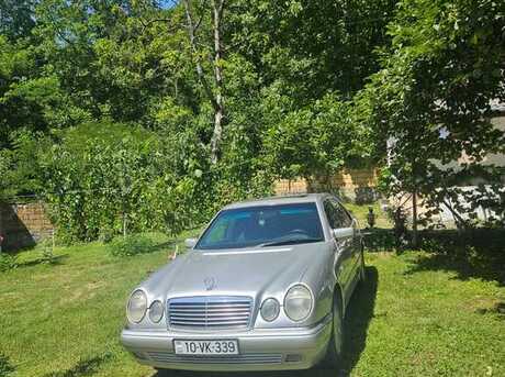 Mercedes E 230