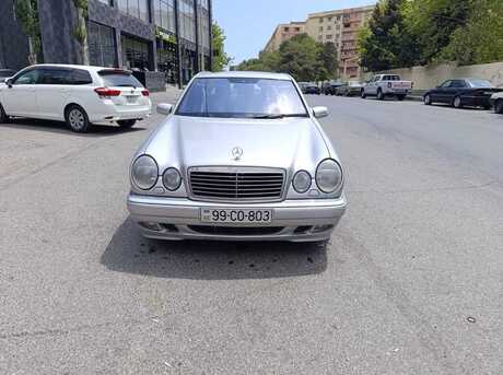 Mercedes E 230