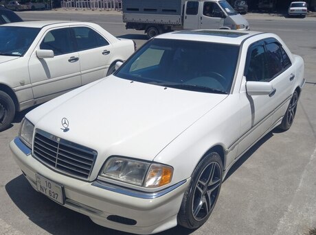 Mercedes C 230