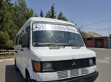 Mercedes 208 D