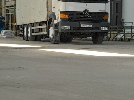 Mercedes Atego 2528