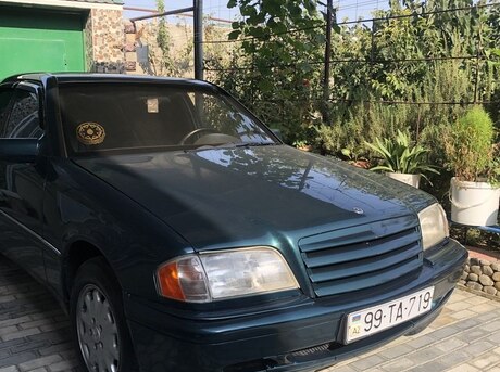 Mercedes C 180